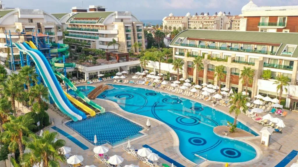 CRYSTAL WATER WORLD