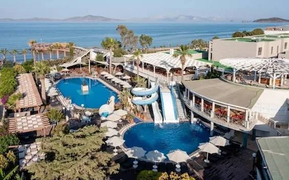 GOLDEN BEACH - تصویر 1